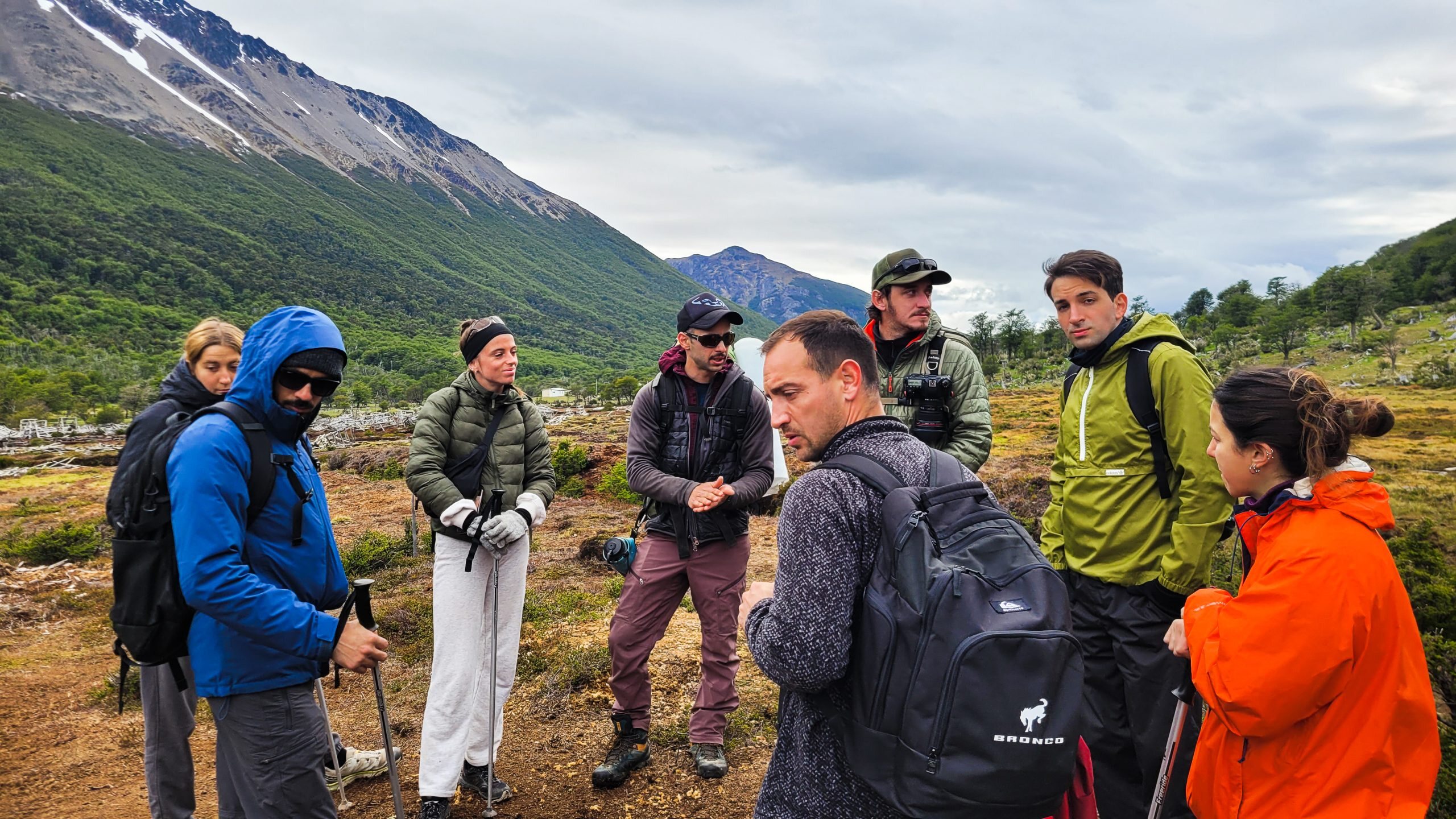 Grupo en la montaña